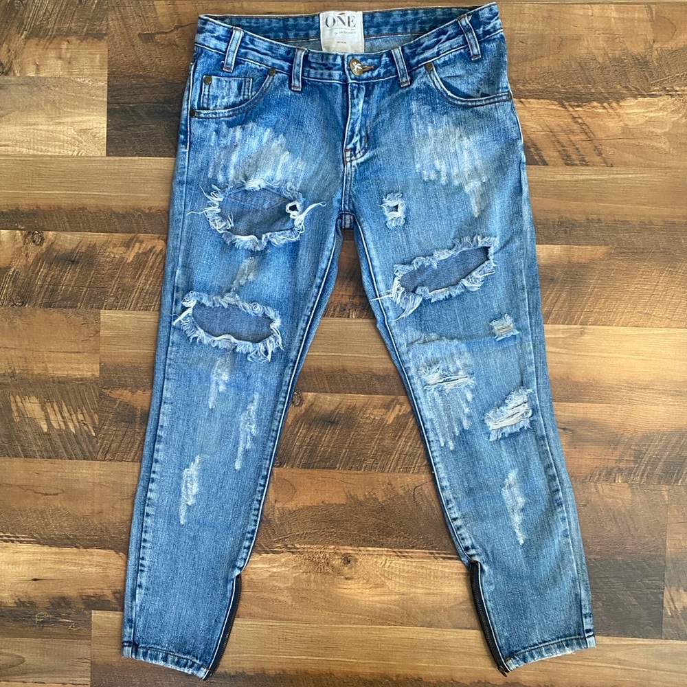 One Teaspoon Distressed Capris